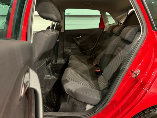 volkswagen-polo-diesel-2010-big-10