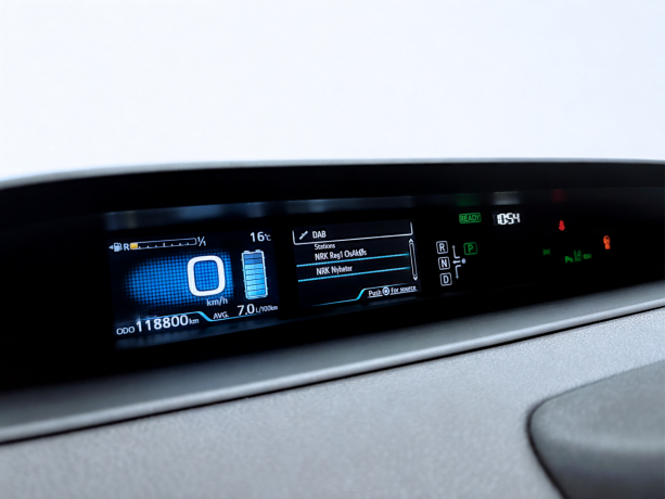 toyota-prius-elektrisitetbensin-2016-big-8