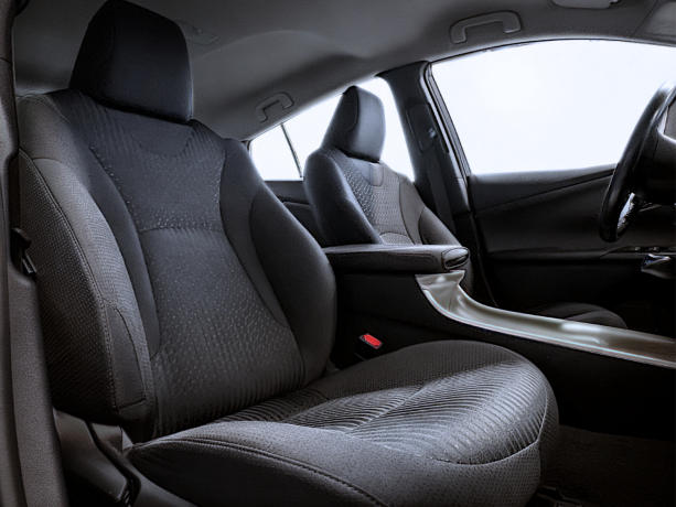 toyota-prius-elektrisitetbensin-2016-big-6