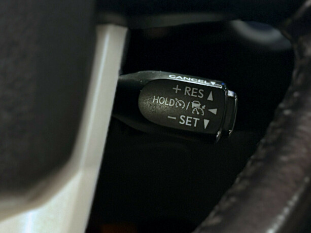 toyota-prius-elektrisitetbensin-2016-big-17