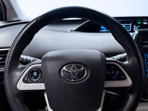 toyota-prius-elektrisitetbensin-2016-big-16