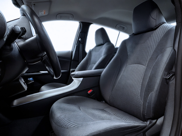 toyota-prius-elektrisitetbensin-2016-big-5