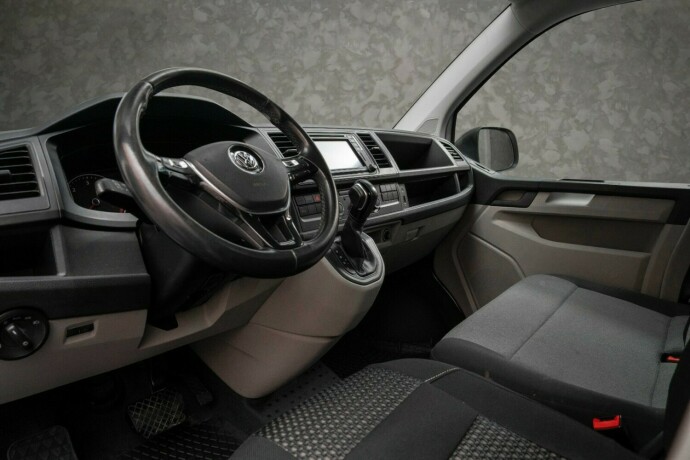 volkswagen-transporter-diesel-2017-big-23