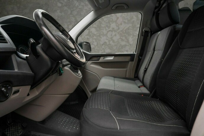 volkswagen-transporter-diesel-2017-big-22