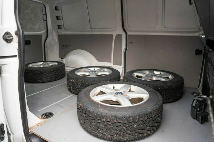 volkswagen-transporter-diesel-2017-big-28