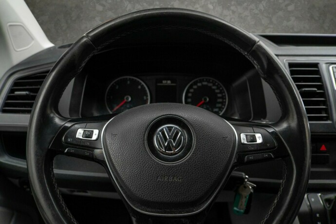 volkswagen-transporter-diesel-2017-big-13