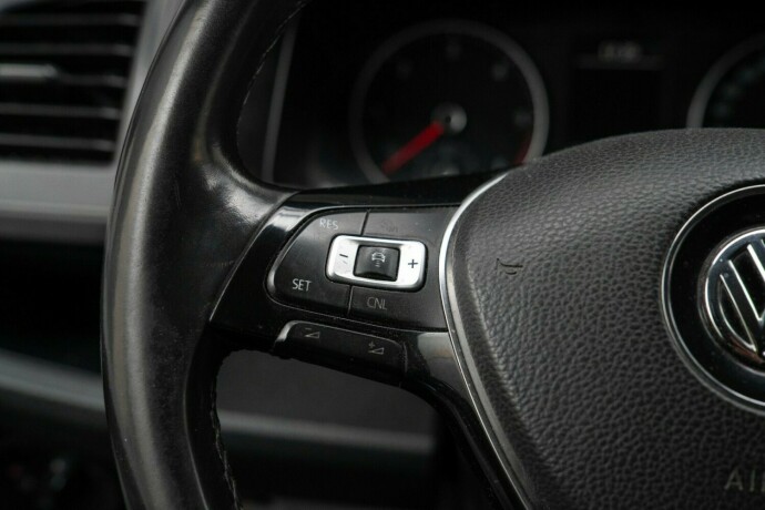 volkswagen-transporter-diesel-2017-big-14