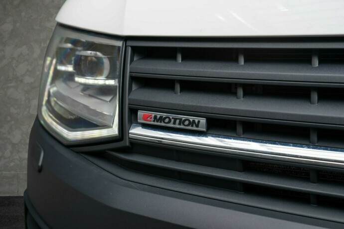 volkswagen-transporter-diesel-2017-big-6