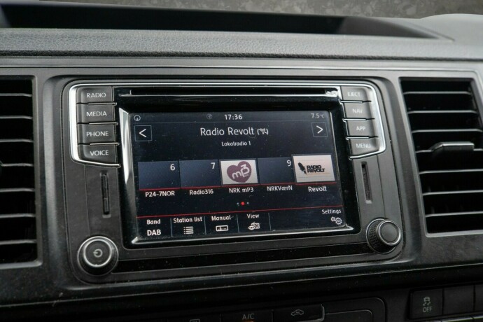 volkswagen-transporter-diesel-2017-big-20