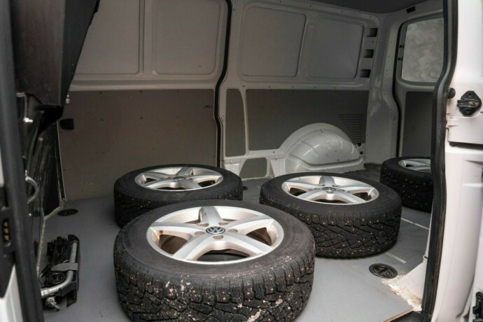 volkswagen-transporter-diesel-2017-big-26