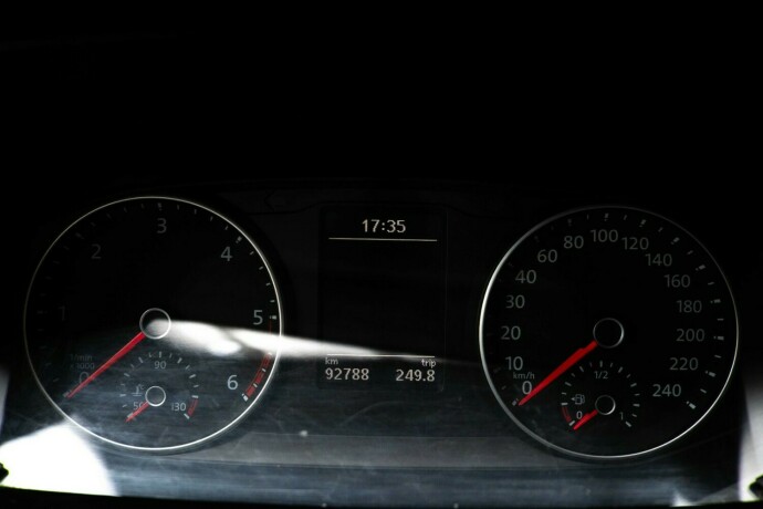 volkswagen-transporter-diesel-2017-big-12