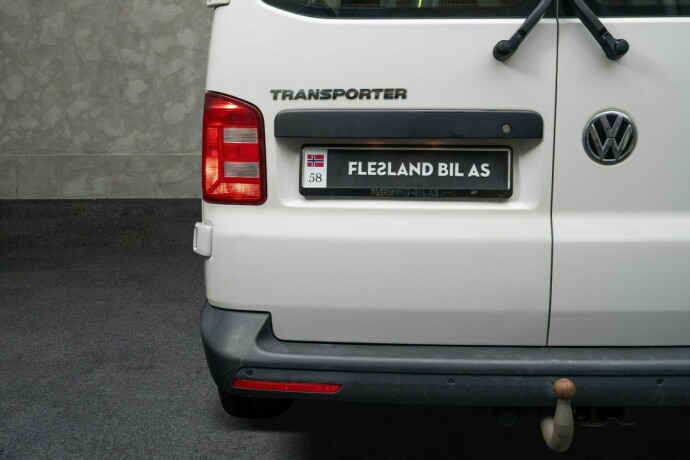 volkswagen-transporter-diesel-2017-big-8