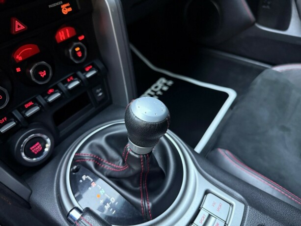 toyota-gt86-bensin-2012-big-22