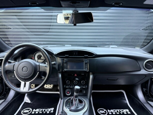 toyota-gt86-bensin-2012-big-10