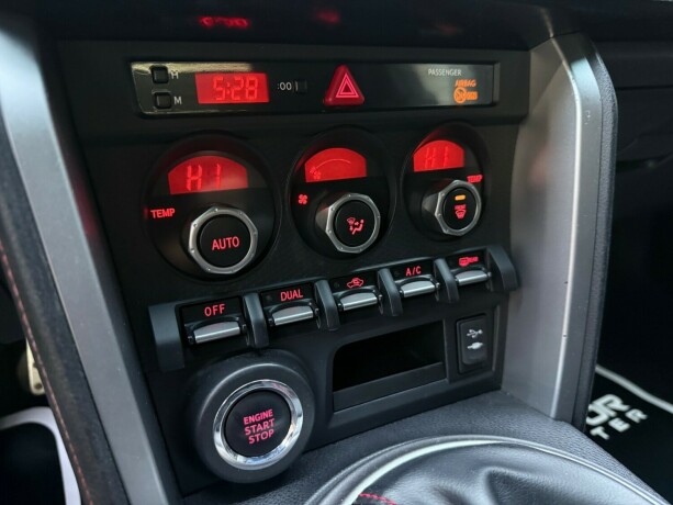 toyota-gt86-bensin-2012-big-21