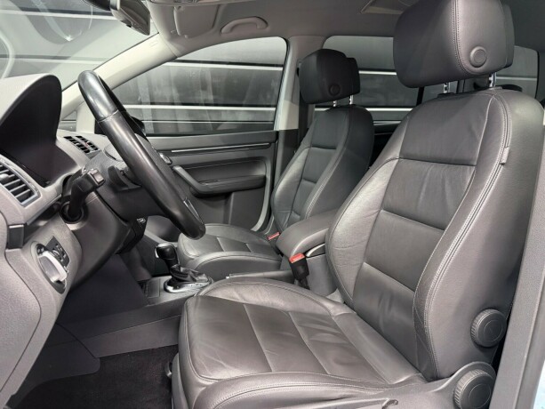 volkswagen-touran-diesel-2013-big-11