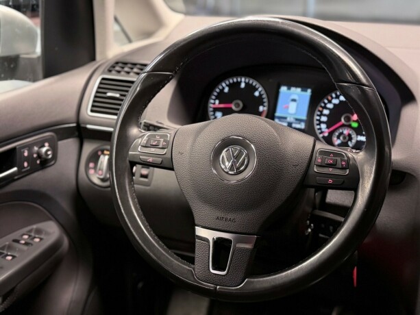 volkswagen-touran-diesel-2013-big-18