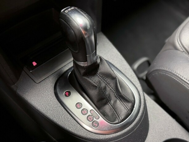 volkswagen-touran-diesel-2013-big-20