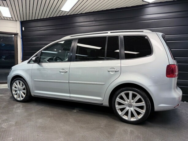 volkswagen-touran-diesel-2013-big-3