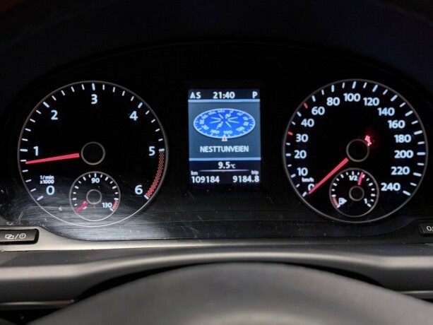 volkswagen-touran-diesel-2013-big-19