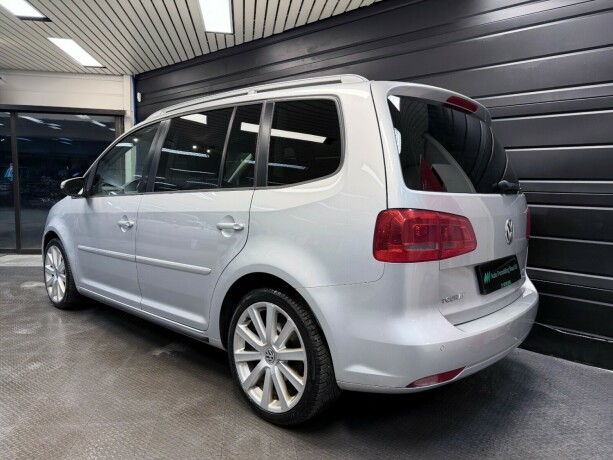 volkswagen-touran-diesel-2013-big-4