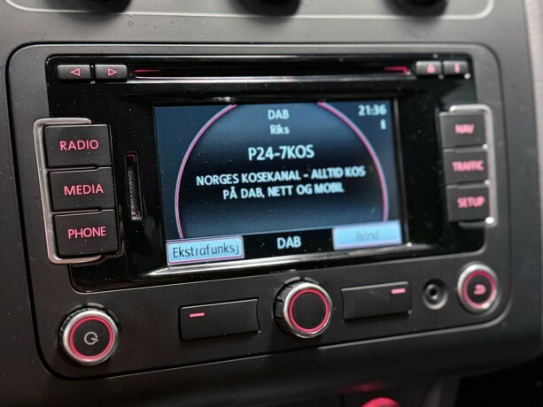 volkswagen-touran-diesel-2013-big-22