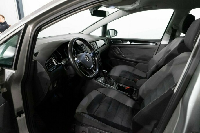 volkswagen-golf-sportsvan-bensin-2017-big-6