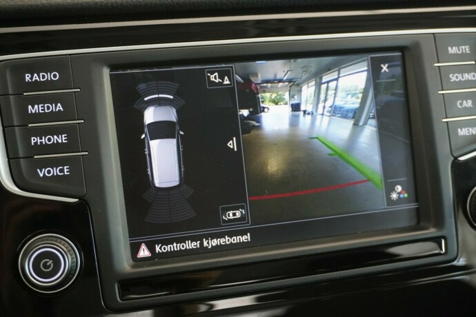 volkswagen-golf-sportsvan-bensin-2017-big-12