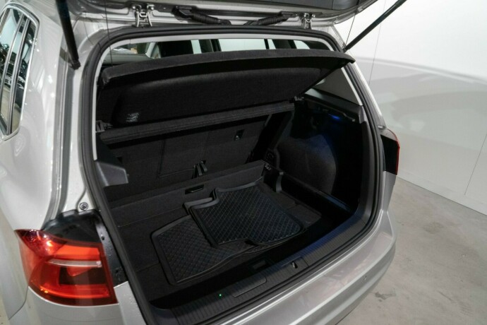 volkswagen-golf-sportsvan-bensin-2017-big-22