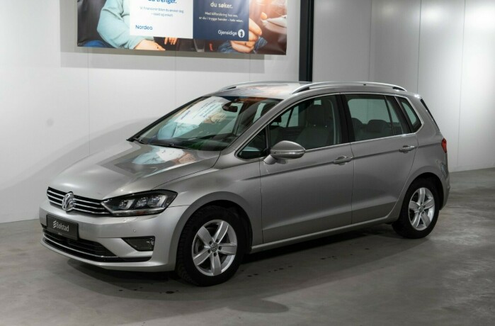 volkswagen-golf-sportsvan-bensin-2017-big-0