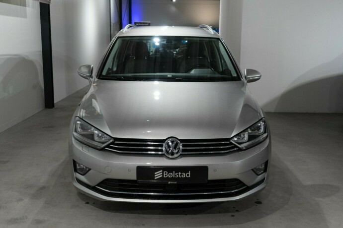 volkswagen-golf-sportsvan-bensin-2017-big-1