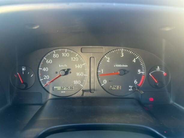 nissan-patrol-diesel-1998-big-36