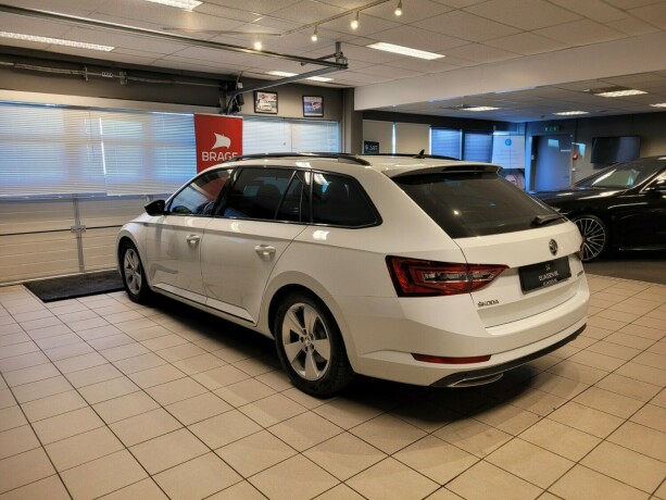 skoda-superb-bensin-2017-big-7