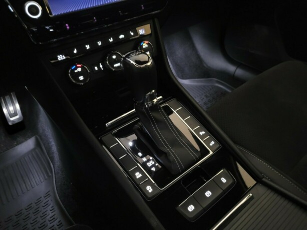 skoda-superb-bensin-2017-big-28