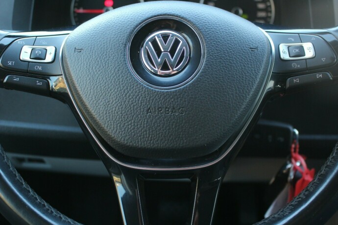 volkswagen-transporter-diesel-2019-big-13