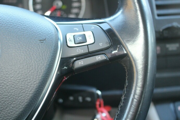 volkswagen-transporter-diesel-2019-big-12