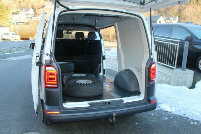 volkswagen-transporter-diesel-2019-big-7