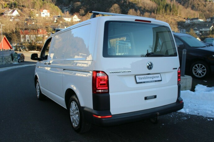 volkswagen-transporter-diesel-2019-big-3