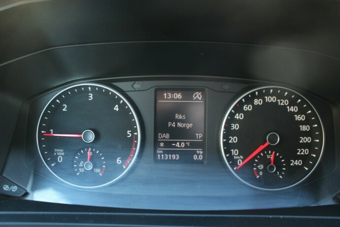 volkswagen-transporter-diesel-2019-big-10