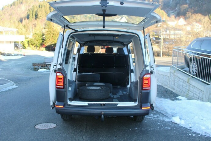 volkswagen-transporter-diesel-2019-big-5