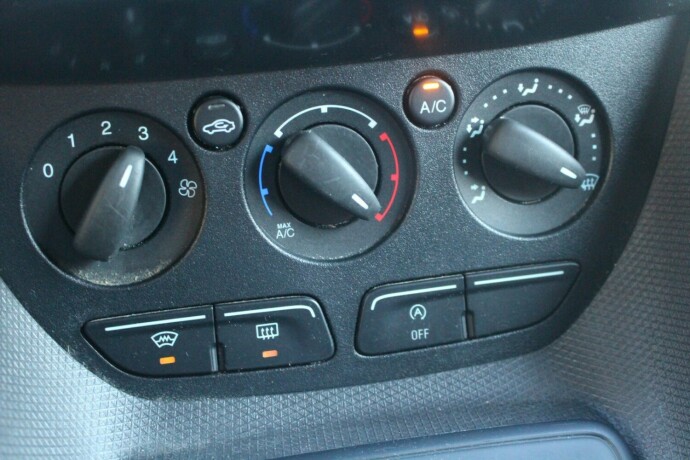 ford-transit-connect-diesel-2018-big-13