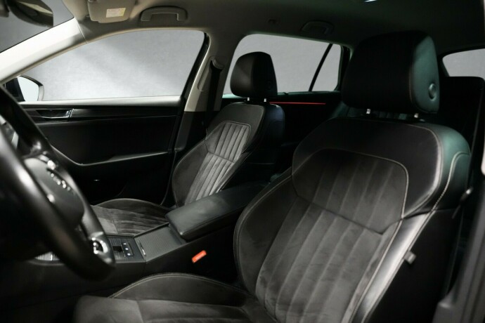 skoda-superb-plug-in-petrol-2021-big-15