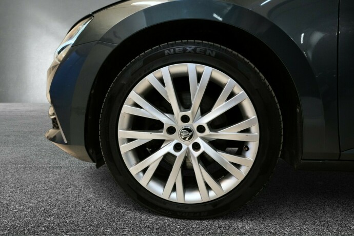 skoda-superb-elektrisitetbensin-2021-big-23