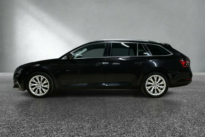skoda-superb-plug-in-petrol-2021-big-1