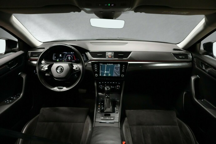 skoda-superb-plug-in-petrol-2021-big-10