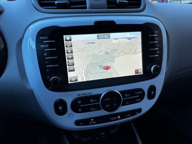 kia-soul-elektrisitet-2015-big-17