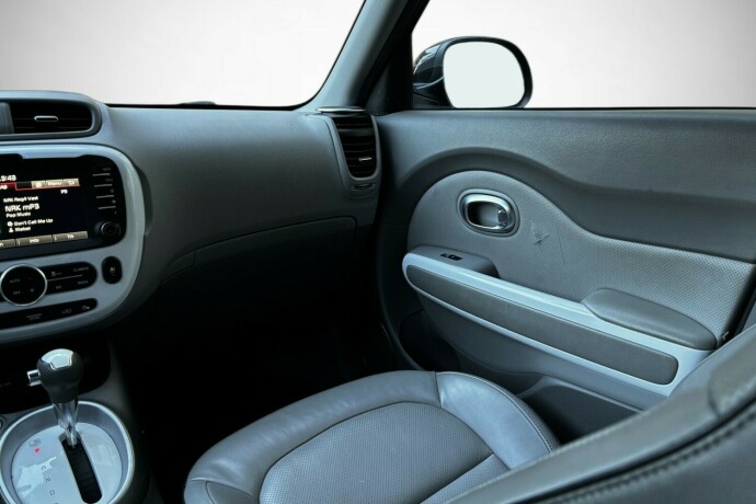 kia-soul-elektrisitet-2015-big-21