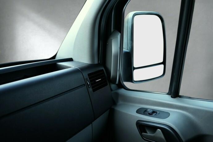 mercedes-benz-sprinter-diesel-2018-big-16