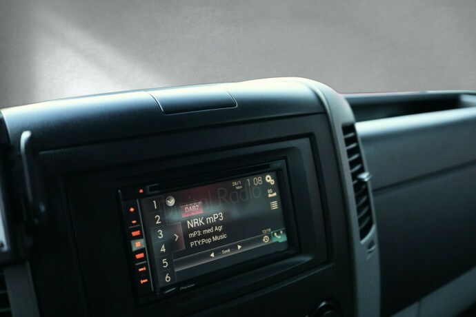 mercedes-benz-sprinter-diesel-2018-big-14