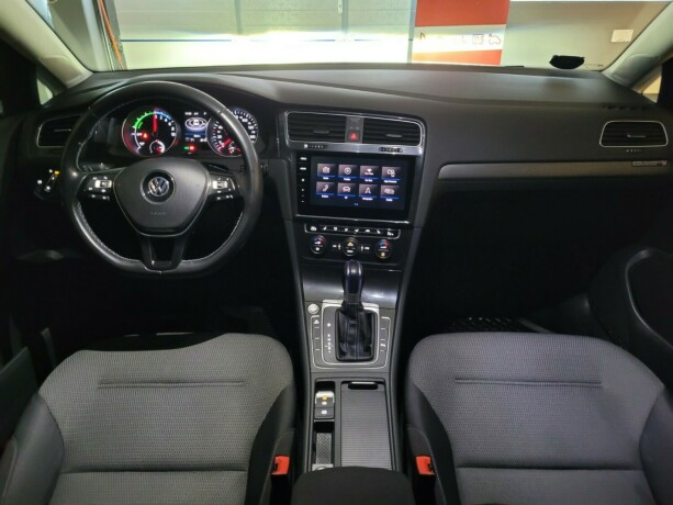 volkswagen-golf-elektrisitet-2019-big-31